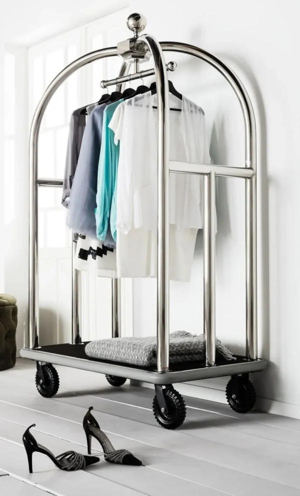 Jalalliset Vaatenaulakot>KARE Design VIP Baggage Trolley Vegas Naulakko, Matkalaukkukärry, Hopea